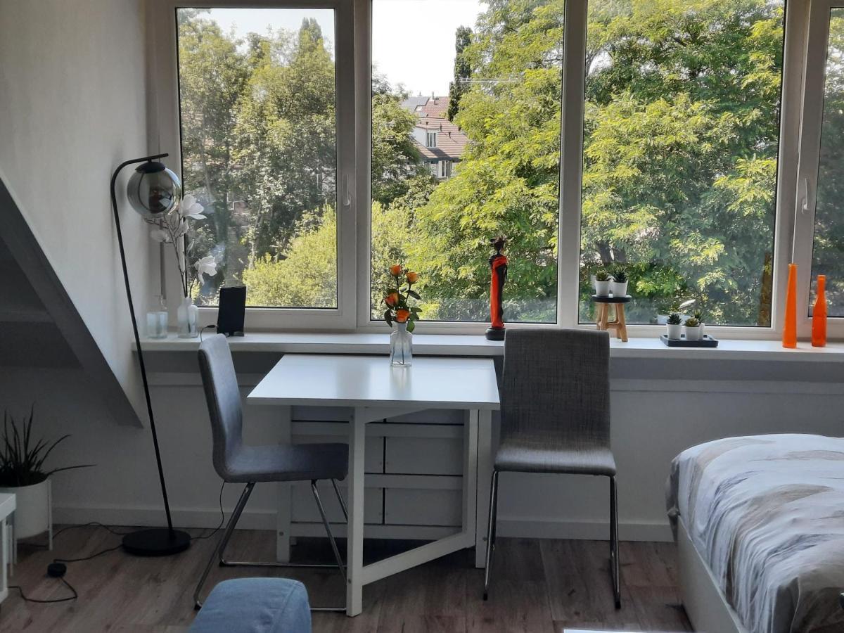Studio 76 Groningen Met Gratis Leenfietsen Hotel Bagian luar foto